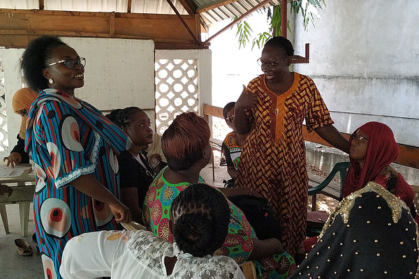 Zu Besuch im Netzwerk „Mombasa Women for Peace„, das Warda Zighe mitgegründet hat.