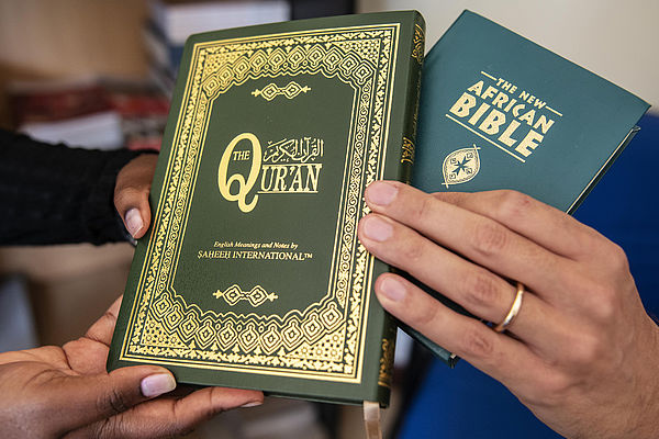Die Kooperation von IRDIS und der muslimischen Gemeinde erleichtert Christen und Muslime gegenseitiges Kennenlernen