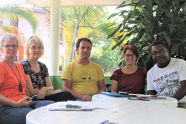 Ulla Kölbl, Isolde Böttger, Philipp Kuhn, Anni Lechner, Christophe Adjassoho (von links)