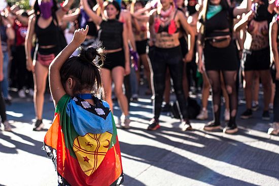 Mit dem Lied "Un violador en tu camino" ("Ein Vergewaltiger auf deinem Weg") demonstrieren Chileninnen gegen Gewalt gegen Frauen. 