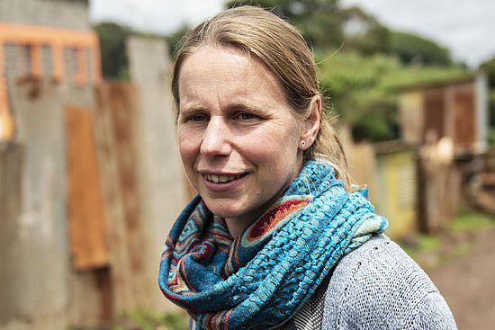 Als ZFD-Fachkraft unterstützt die Religionspädagogin und Sozialarbeiterin Iris Karanja die Diözese Ngong in Kenia bei der Bearbeitung von Ressourcenkonflikten
